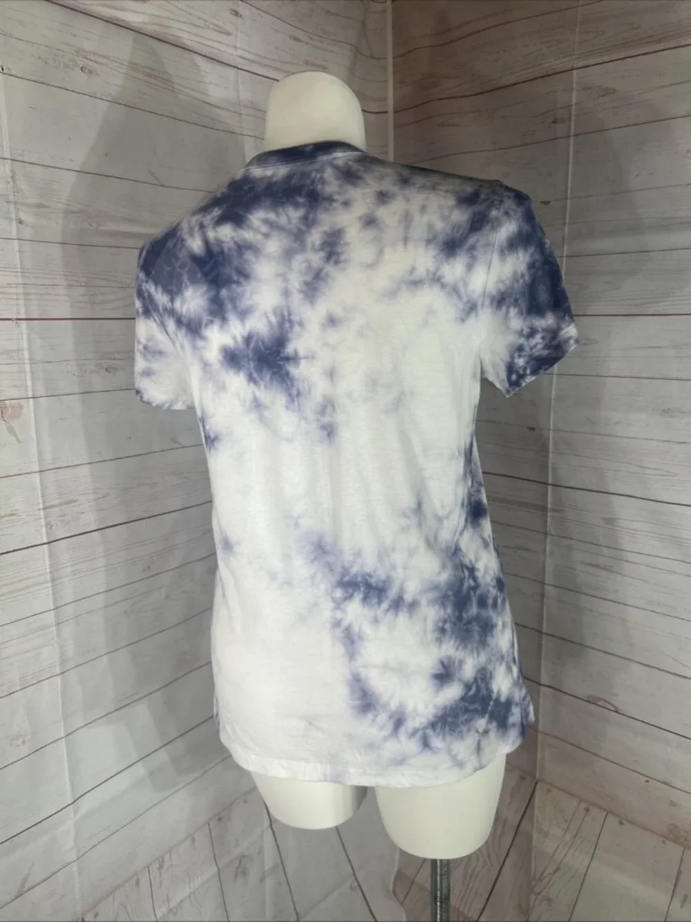 Universal Thread Purple White Tye Dye Size Large V-Neck Short Sleeve T-Shirt